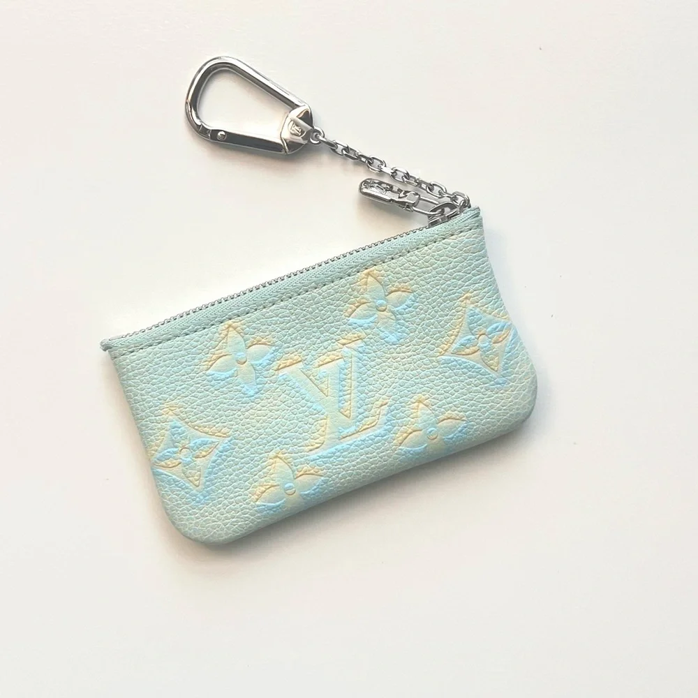🔥 LOUIS VUITTON Light Green with yellow Monogram key  pouch/holder